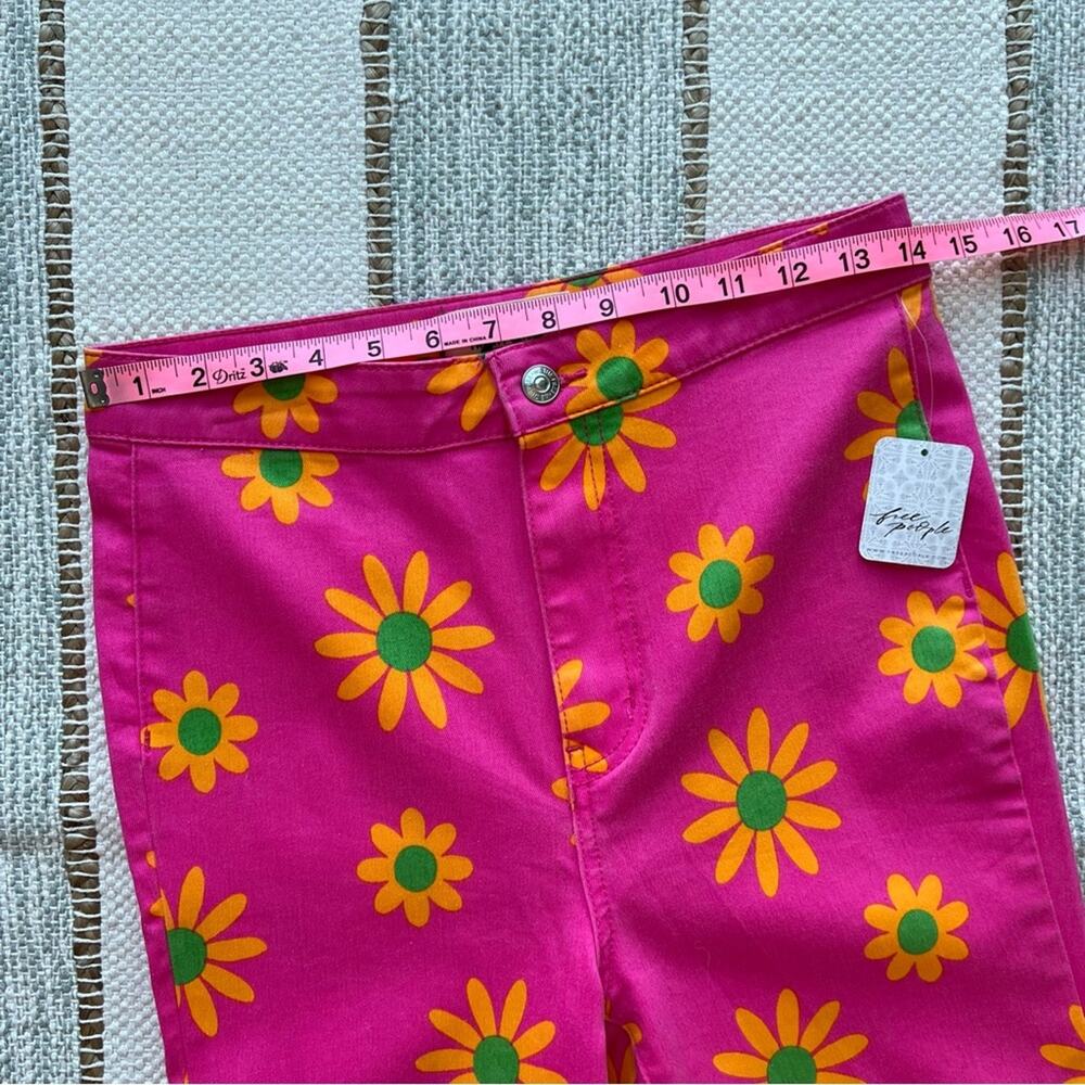 Free People Pink Lipstick Combo Floral Print High Rise Flare Jeans Women’s 28 - Picture 5 of 13